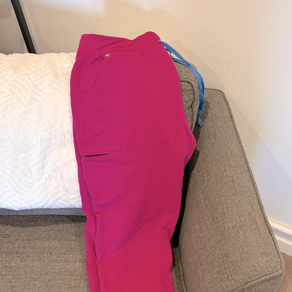Figs Bright Pink Zamora XLT